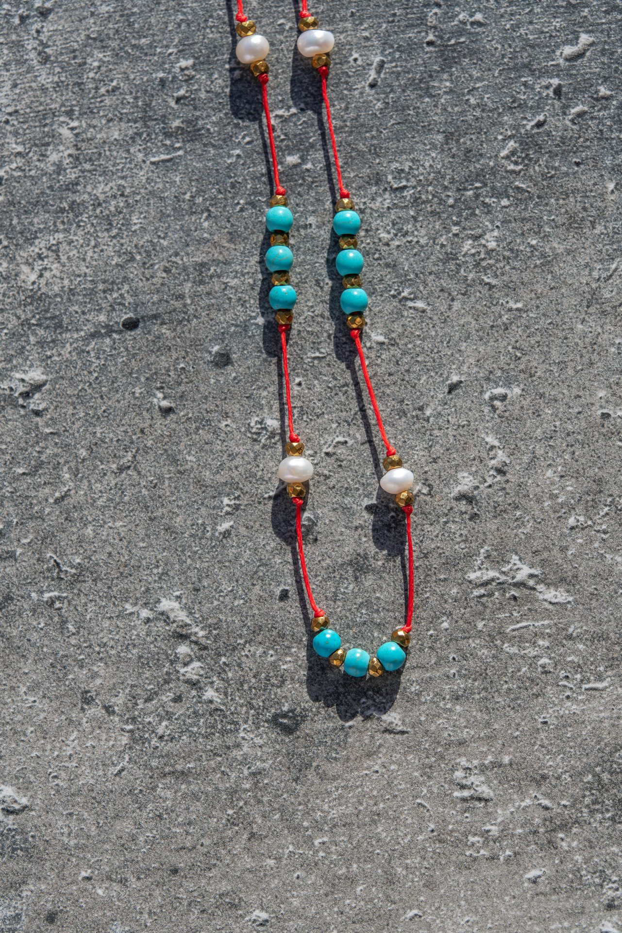Colorful necklace with pearls and blue howlite - Image 2